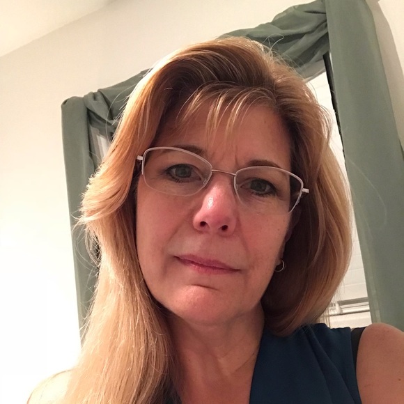 Meet your Posher, Valerie - Picture 1 of 1